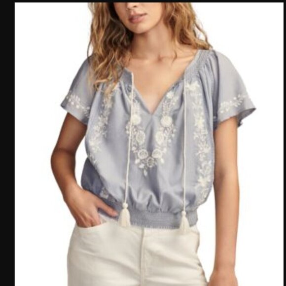 NEW Lucky Brand Womens S Embroidered Flutter-Sl Brunnera Blue Key hole Blouse - Picture 2 of 9